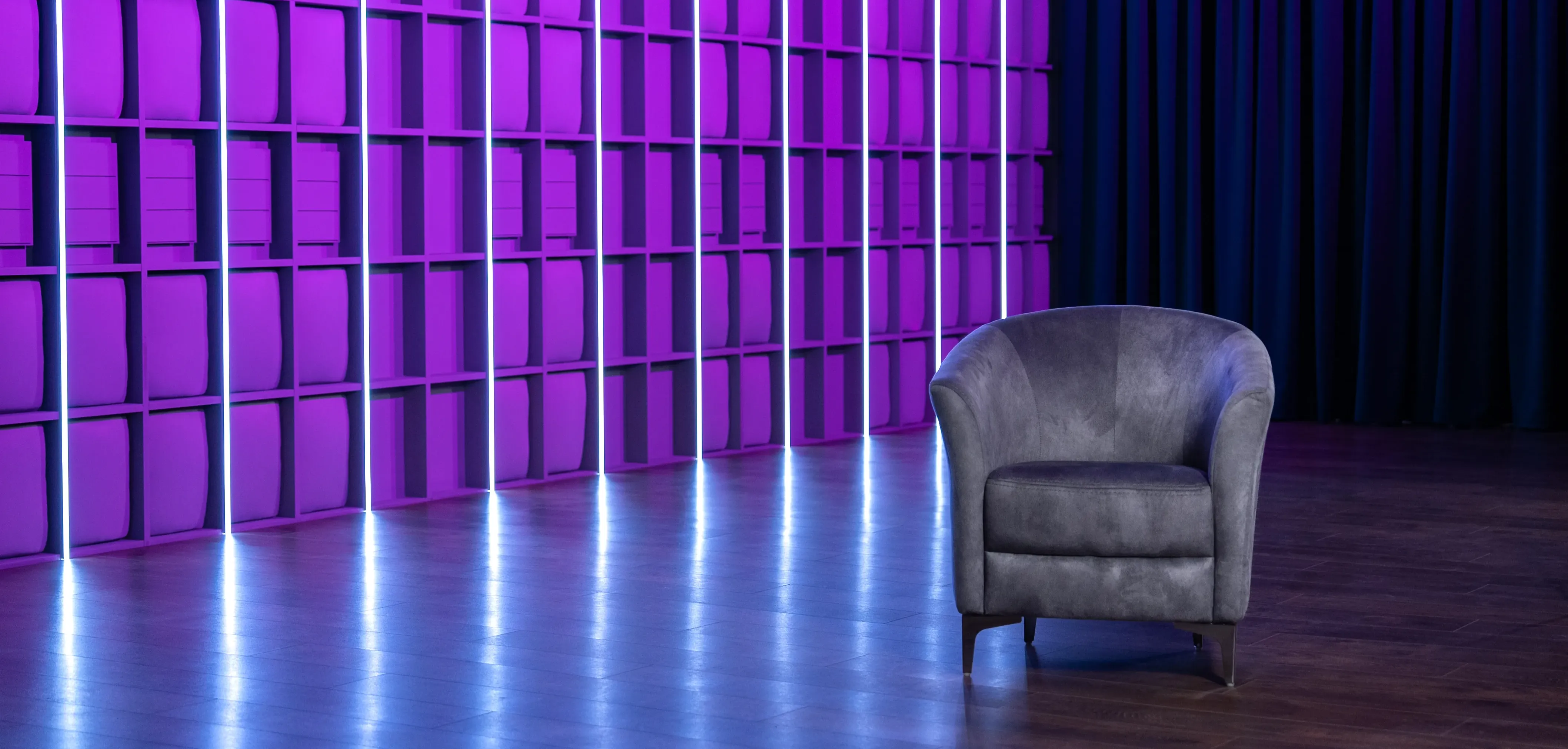 Діамантова Кнопка — інтер'єр